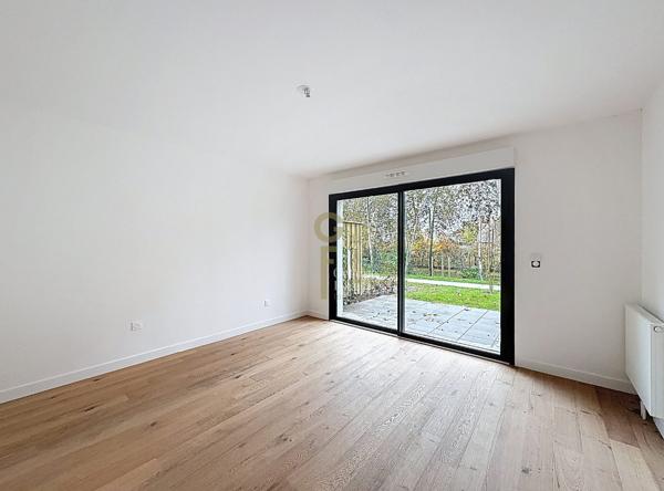 Élégant T4 de 128 m² avec Extérieurs et Stationnements, proche Parc Barbieux