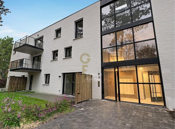 Élégant T4 de 128 m² avec Extérieurs et Stationnements, proche Parc Barbieux