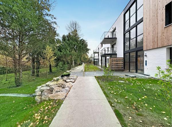 Élégant T4 de 128 m² avec Extérieurs et Stationnements, proche Parc Barbieux