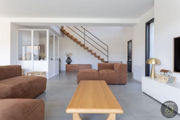 Superbe Maison Contemporaine, prestations Haut de Gamme, piscine