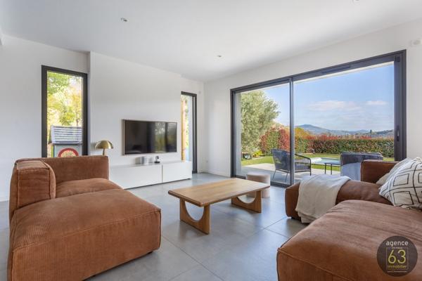 Superbe Maison Contemporaine, prestations Haut de Gamme, piscine
