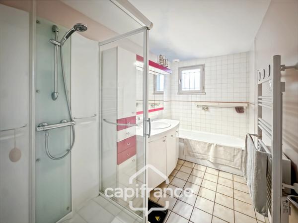 Maison 124 m² – Terrain 5 725 m² – Double garage – Parigné-le-Pôlin