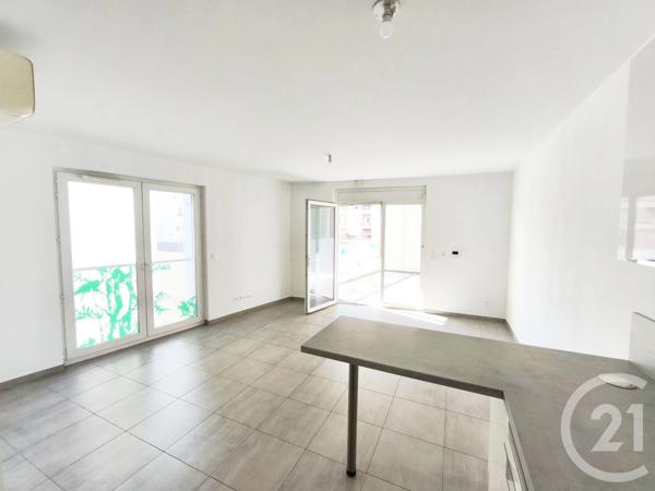 Appartement T3 à vendre  3 pièces - 53,50 m 2   TOULON  - 83