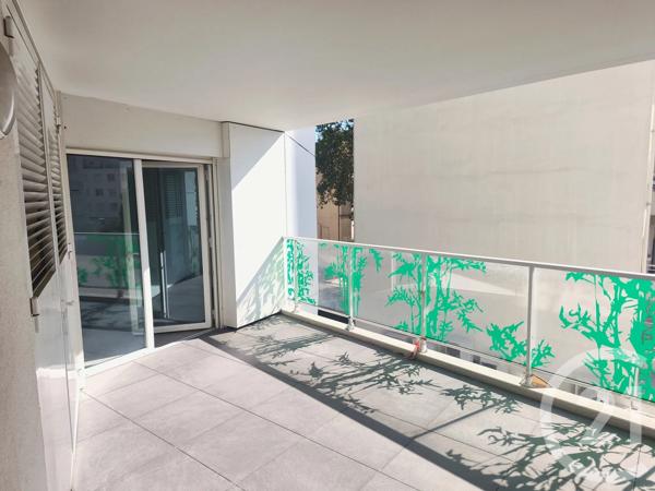 Appartement T3 à vendre  3 pièces - 53,50 m 2   TOULON  - 83