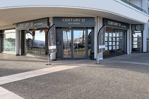 Appartement T3 à vendre  3 pièces - 69,66 m 2   FREJUS  - 83