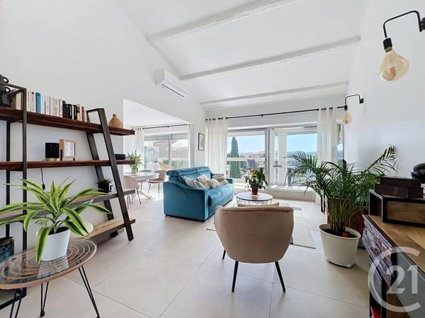 Appartement T3 à vendre  3 pièces - 69,66 m 2   FREJUS  - 83