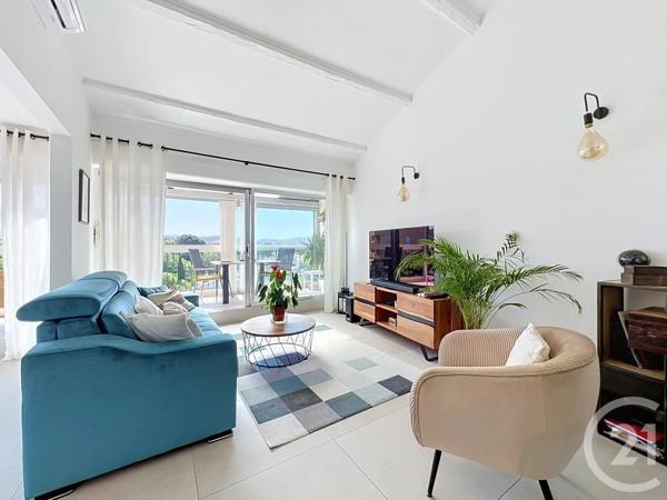 Appartement T3 à vendre  3 pièces - 69,66 m 2   FREJUS  - 83