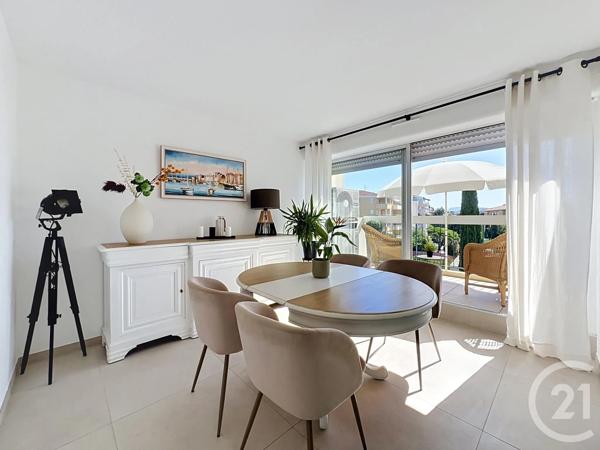 Appartement T3 à vendre  3 pièces - 69,66 m 2   FREJUS  - 83