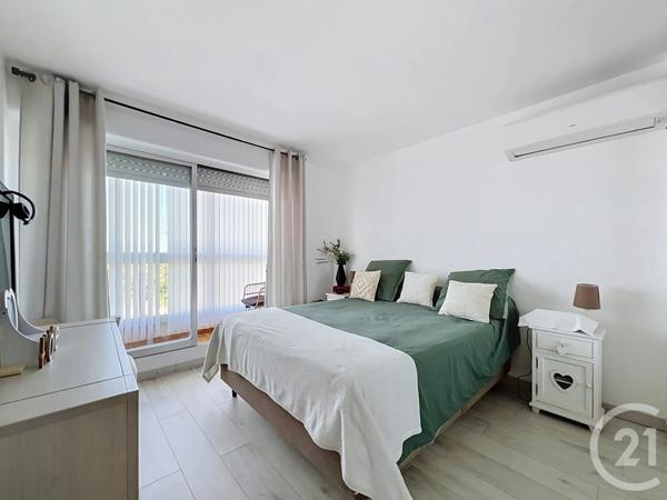 Appartement T3 à vendre  3 pièces - 69,66 m 2   FREJUS  - 83