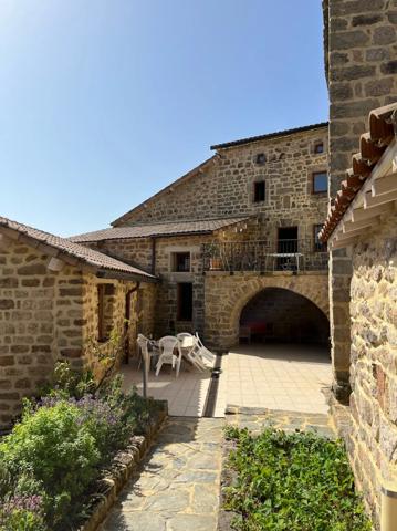 Faugères (07230) Domaine exclusif privé de 17 logements