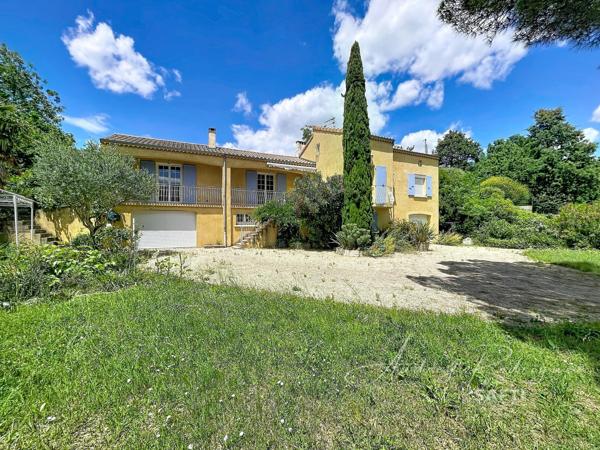 Maison rénovée – Charme, confort et calme