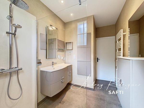 Maison rénovée – Charme, confort et calme