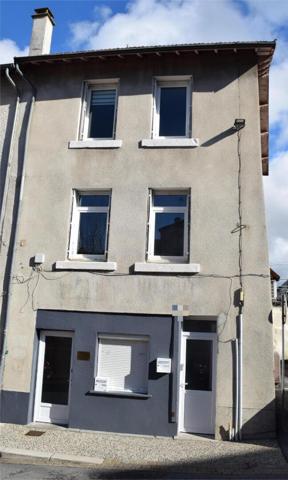 EXCLUSIVITE !Immeuble  avec local commercial  et un duplex dans centre ville Yssingeaux