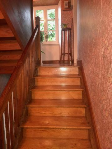 CORPS DE FERME SUR 1 Ha DE TERRAIN ENVIRON A 25 MN D'AURILLAC