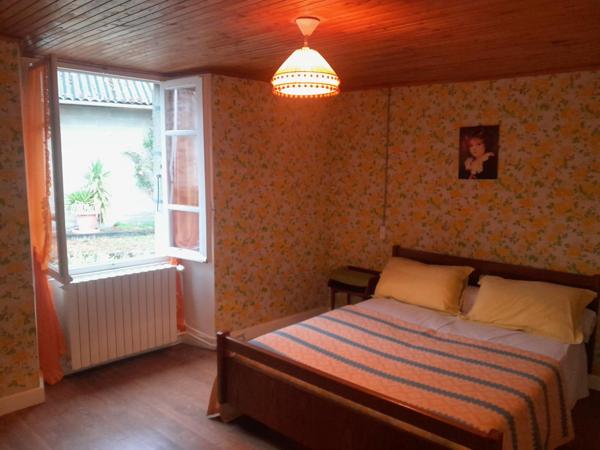 CORPS DE FERME SUR 1 Ha DE TERRAIN ENVIRON A 25 MN D'AURILLAC