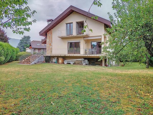 Vaste maison idéalement située