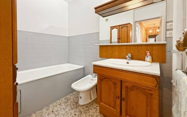 Appartement à vendre    4 pièces •  Lyon 8