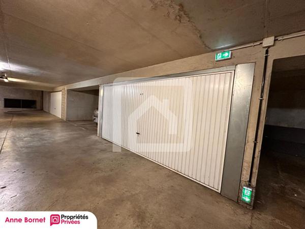 Appartement en toit-terrasse avec 48 m2 d'extérieur, double garage, cave