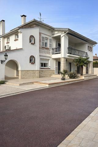 Maison 165m2 + Dépendance(100m2) 1 T3 de 57m2, 1 T2 de 38m2 Fenouillet
