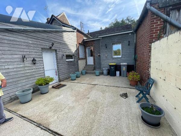 Maison à Vendre à Frévent (62270) 
Cette maison, construite en 1940, offre une surface habitab...