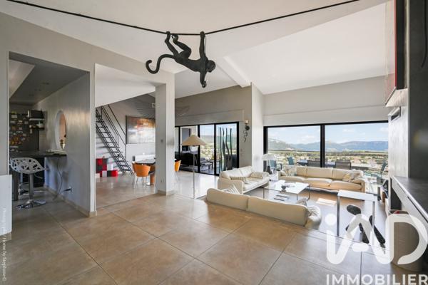 Maison à vendre 8 pièces 280 m² Carnoux-en-Provence