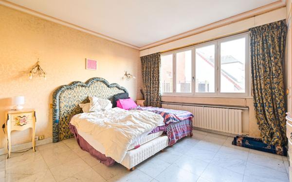 Maison à vendre    7 pièces • 290 m2 Romainville