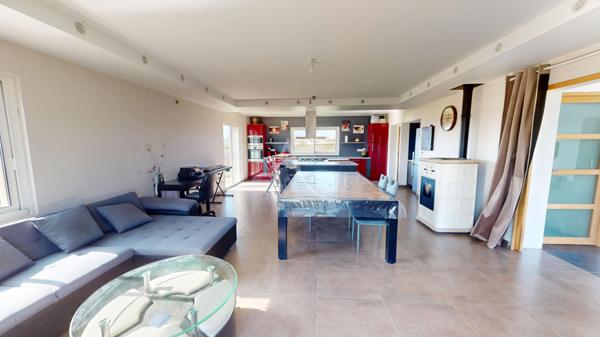 Maison récente 5 pièces (210 m²)