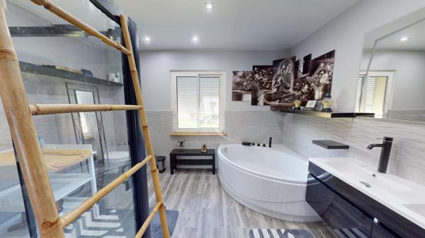 Maison récente 5 pièces (210 m²)