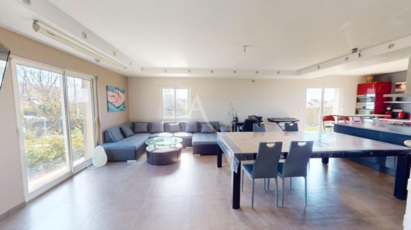 Maison récente 5 pièces (210 m²)