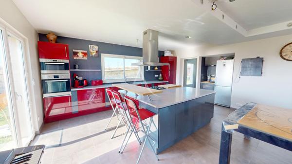 Maison récente 5 pièces (210 m²)