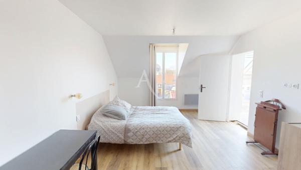 Maison récente 5 pièces (210 m²)