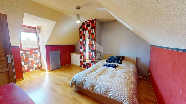 Maison familiale 138 m² avec piscine - La Chapelle-Saint-Ursin