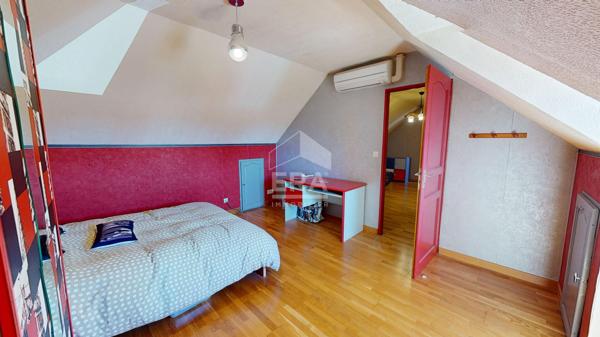 Maison familiale 138 m² avec piscine - La Chapelle-Saint-Ursin