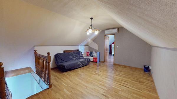 Maison familiale 138 m² avec piscine - La Chapelle-Saint-Ursin