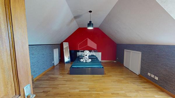 Maison familiale 138 m² avec piscine - La Chapelle-Saint-Ursin