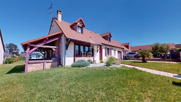 Maison familiale 138 m² avec piscine - La Chapelle-Saint-Ursin