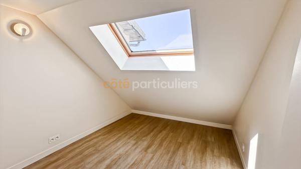 Vente
                Maison185 m² - 8 Pièces -
                    BRIE COMTE ROBERT (77170)