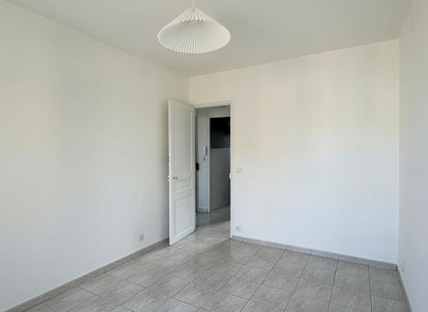 Vente
                Appartement36,66 m² - 2 Pièces -
                    VILLENEUVE SAINT GEORGES (94190)