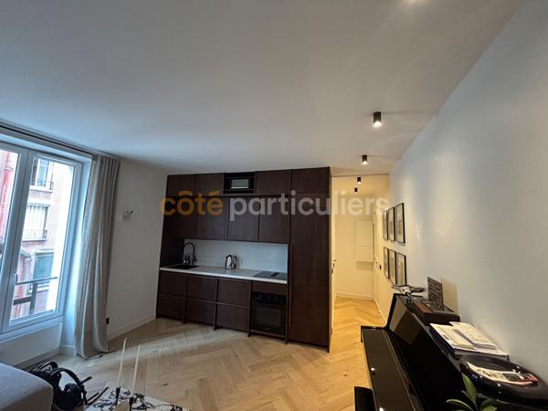 Vente
                Appartement44 m² - 2 Pièces -
                    NEUILLY SUR SEINE (92200)