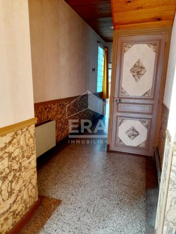 À CHAUNY, PROCHE CENTRE VILLE, MAISON DE VILLE AVEC POTENTIEL