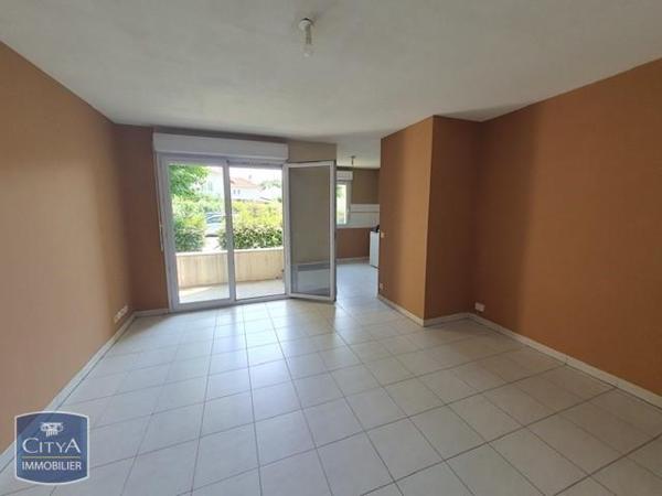Appartement à louer 2 pièces 47.52m² Tarbes (65000)