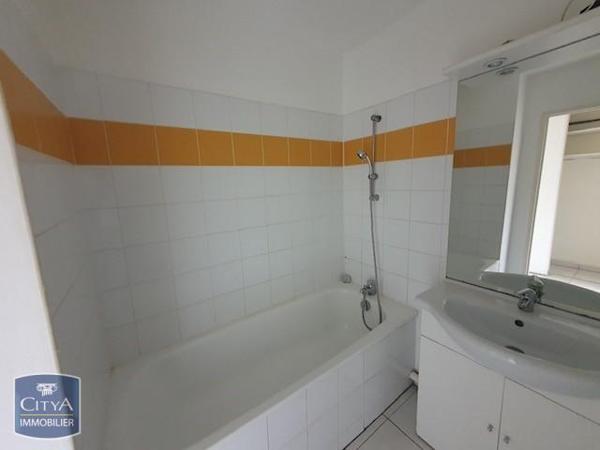 Appartement à louer 2 pièces 47.52m² Tarbes (65000)