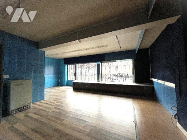 Immeuble à usage mixte : commerce et habitation