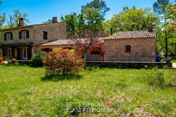 Bastide Provençale au coeur d’un domaine préservé d’1,8 hectares