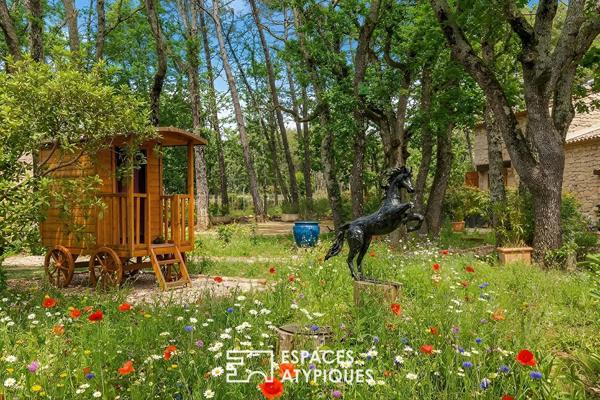 Bastide Provençale au coeur d’un domaine préservé d’1,8 hectares