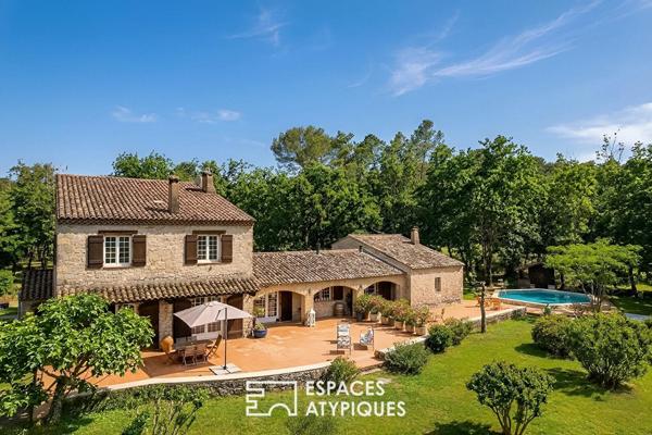 Bastide Provençale au coeur d’un domaine préservé d’1,8 hectares