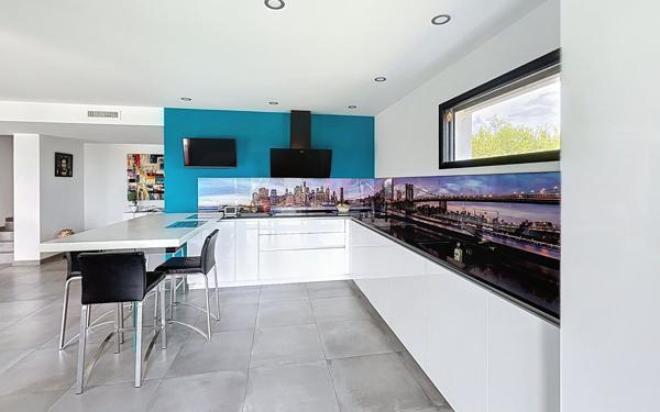 Maison à vendre    5 pièces • 156,60 m2 Fréjus