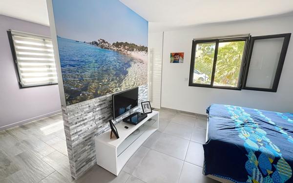 Maison à vendre    5 pièces • 156,60 m2 Fréjus