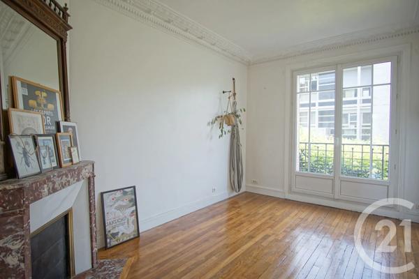 Appartement F2 à vendre  2 pièces - 53,46 m 2   VILLEJUIF  - 94