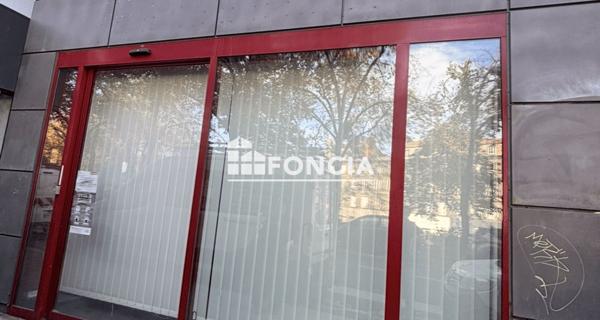 À vendre Local commercial 73 m² - Clermont-ferrand 63000